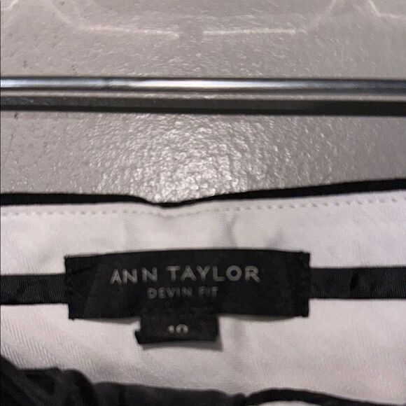 Ann Taylor Black Dress Pants with Tailored Silhouette - Picture 2 of 8